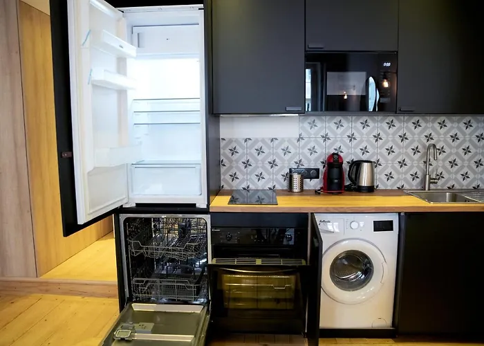 Luxury Apartment In Cannes / 300M From Palais Des Festivals / Parking Included